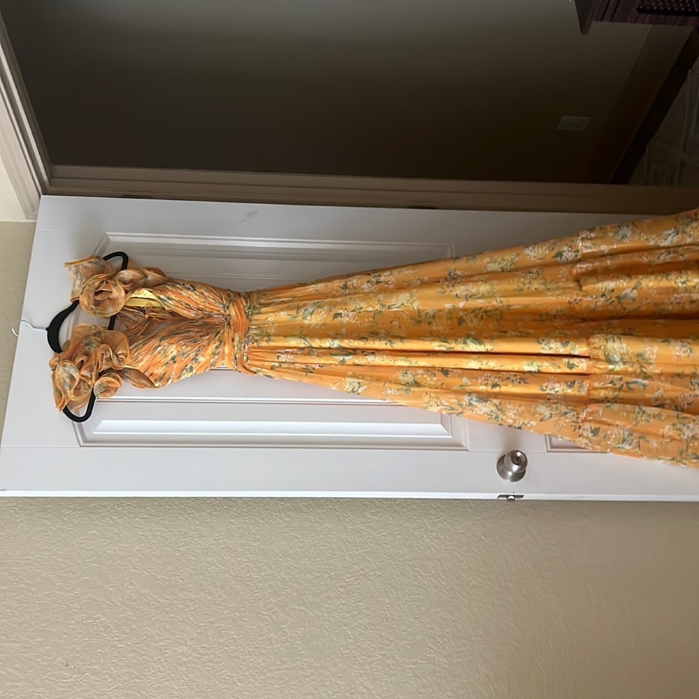 Yellow Mac Dougal size 8 dress
